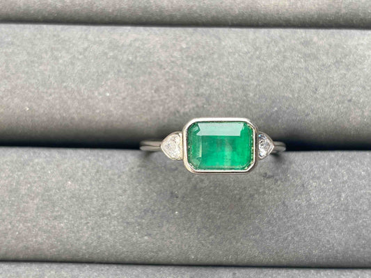 A9057 Emerald Ring