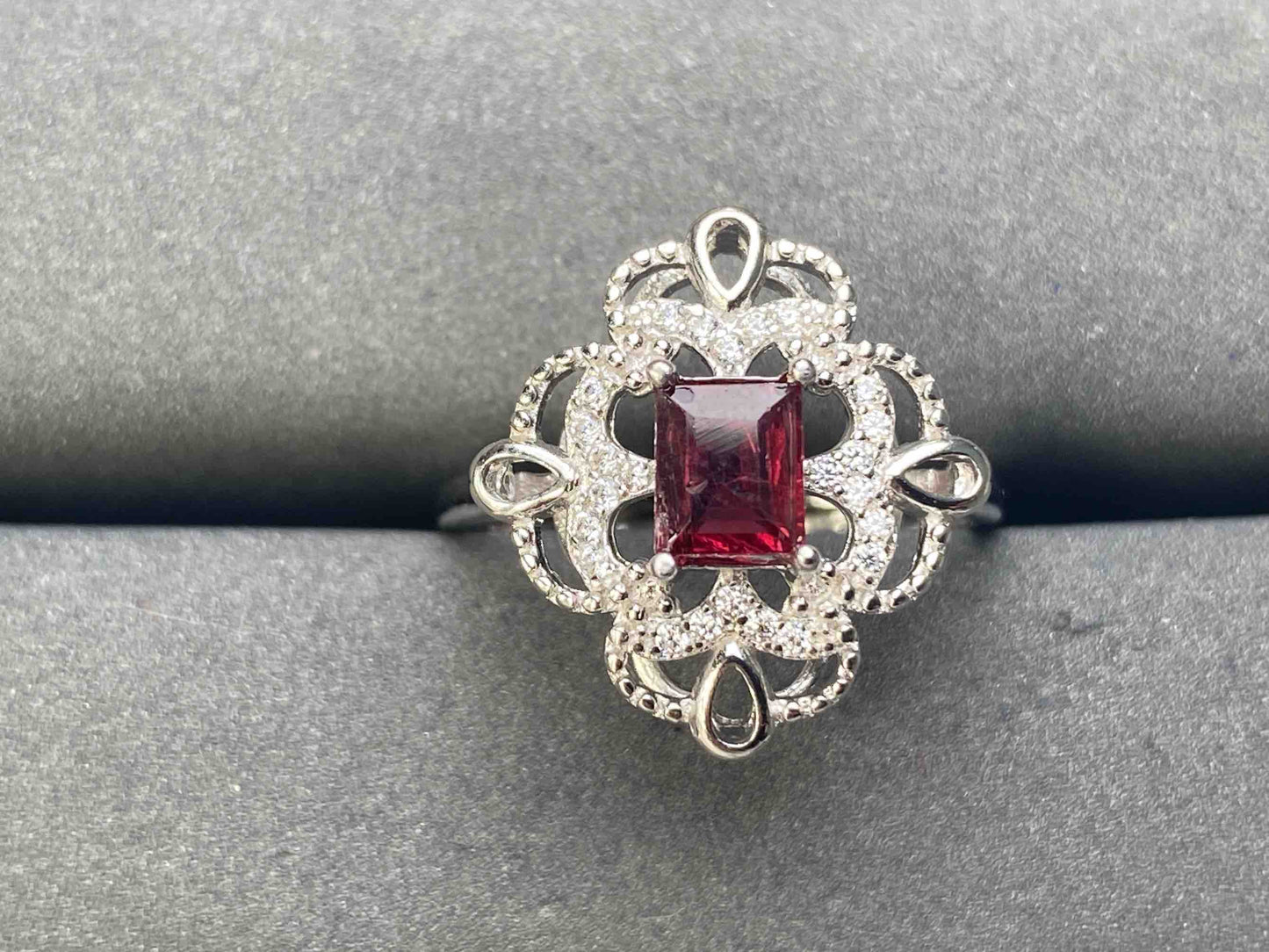 A9082 Spinel Ring
