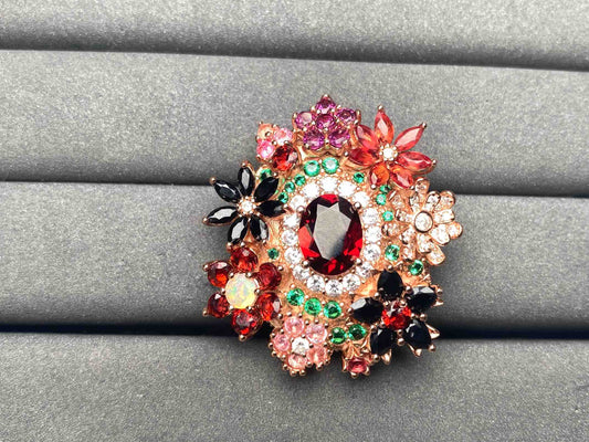 A9136 Garnet brooch
