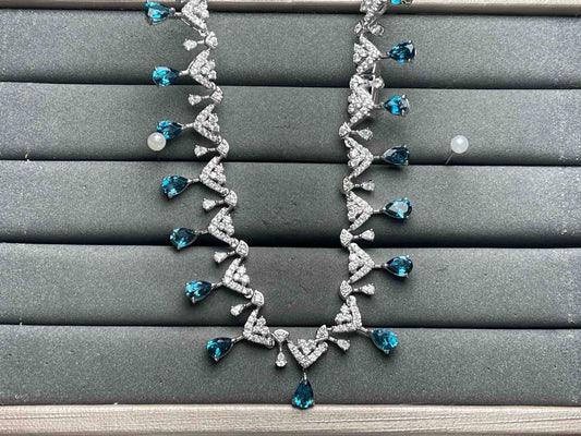 A9239 Topaz Necklace