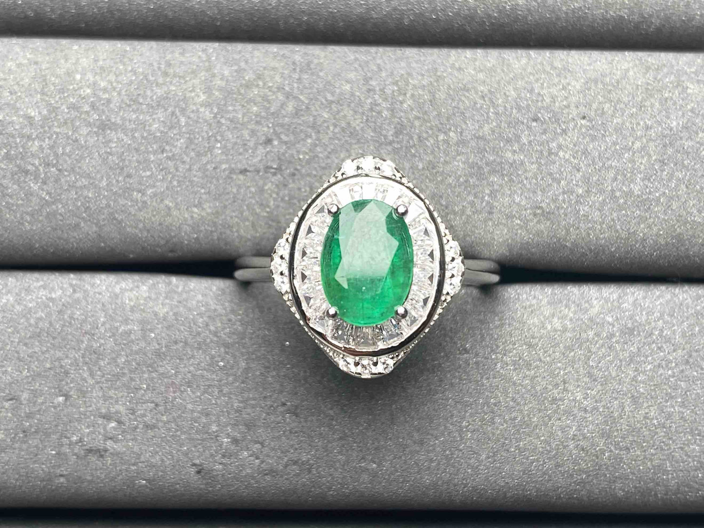 A9274 Emerald Ring