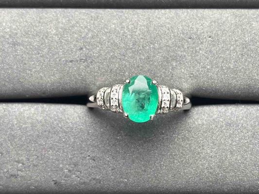 A9281 Emerald Ring