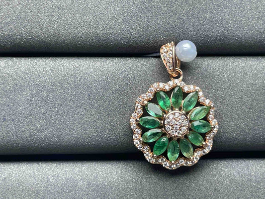 A929 Emerald Pendant