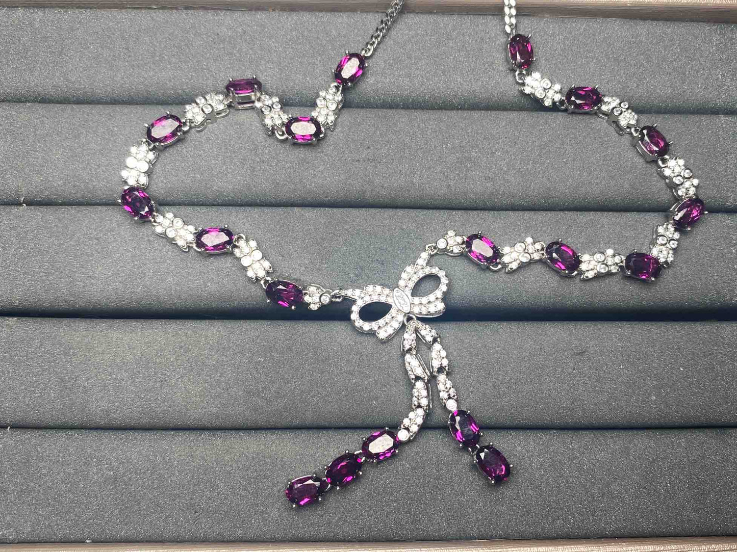 A9293 Garnet Necklace