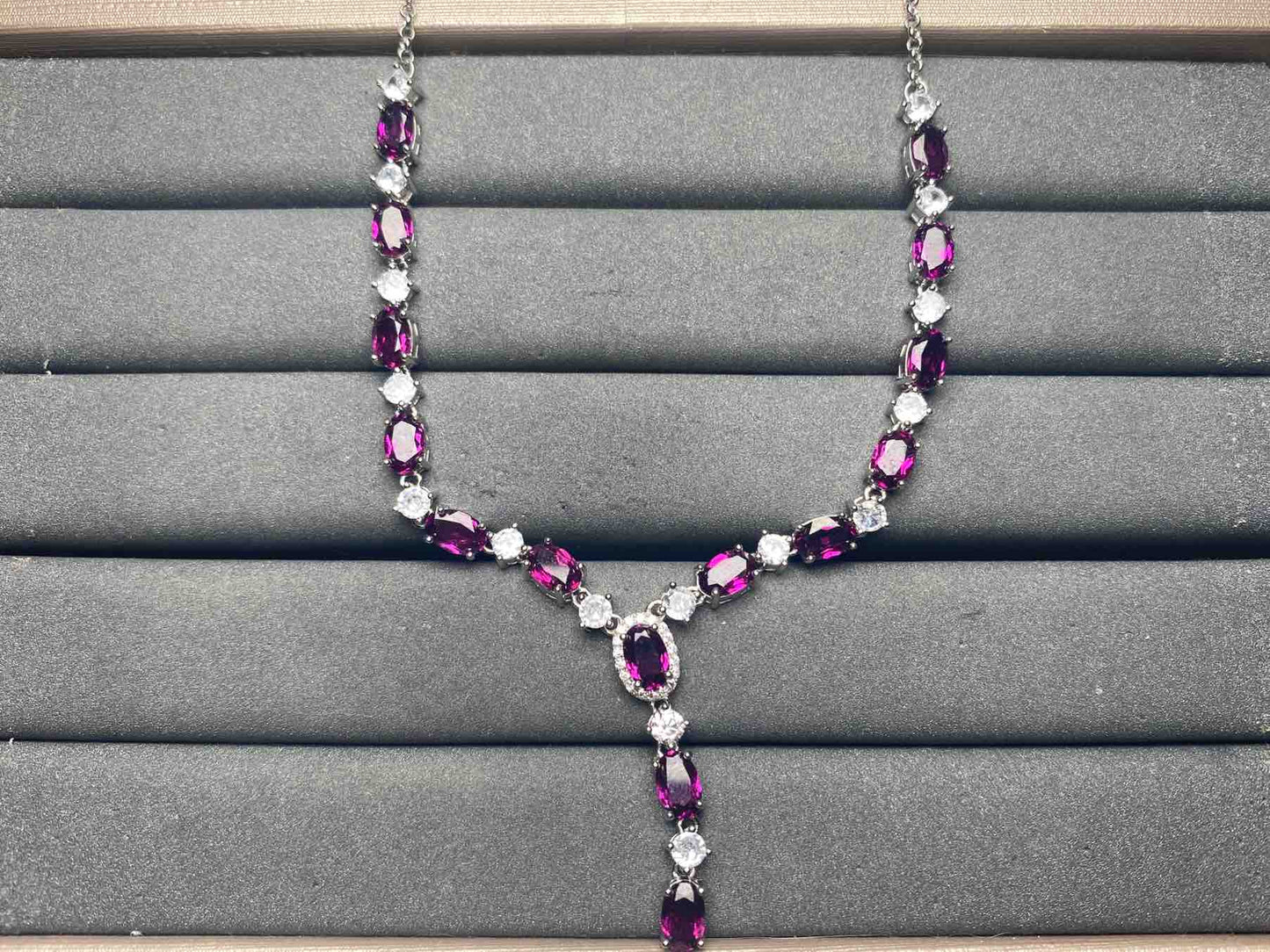 A9294 Garnet Necklace