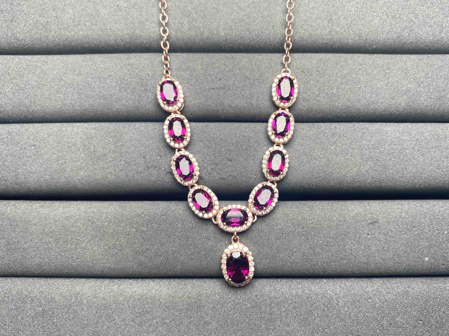 A9301 Garnet Necklace