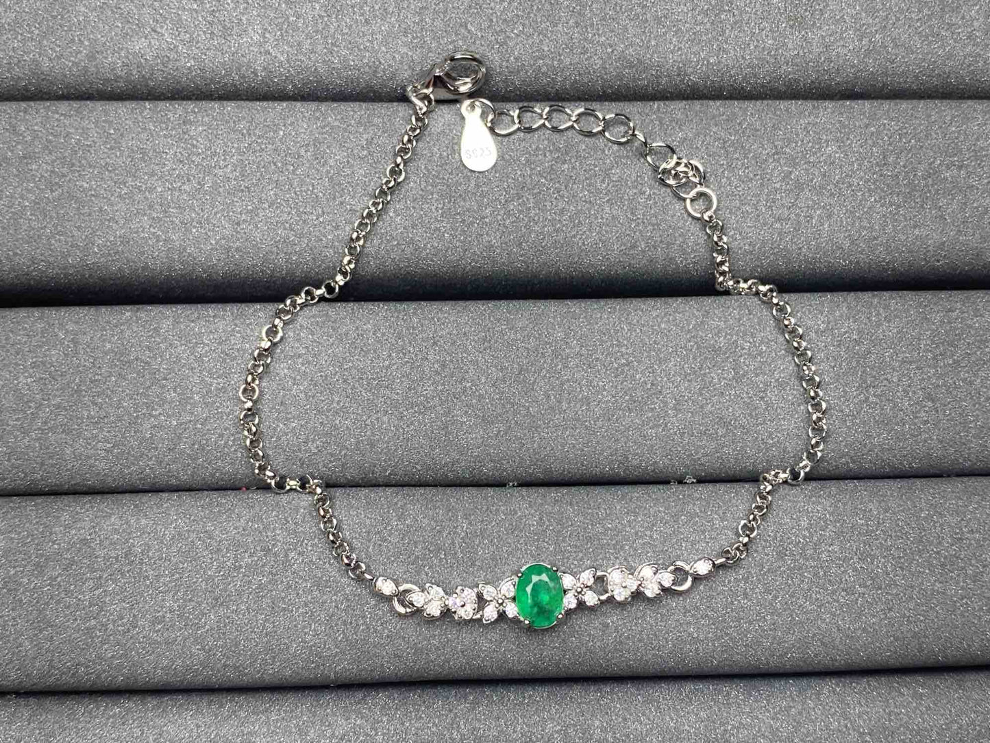 A94 Emerald Bracelet