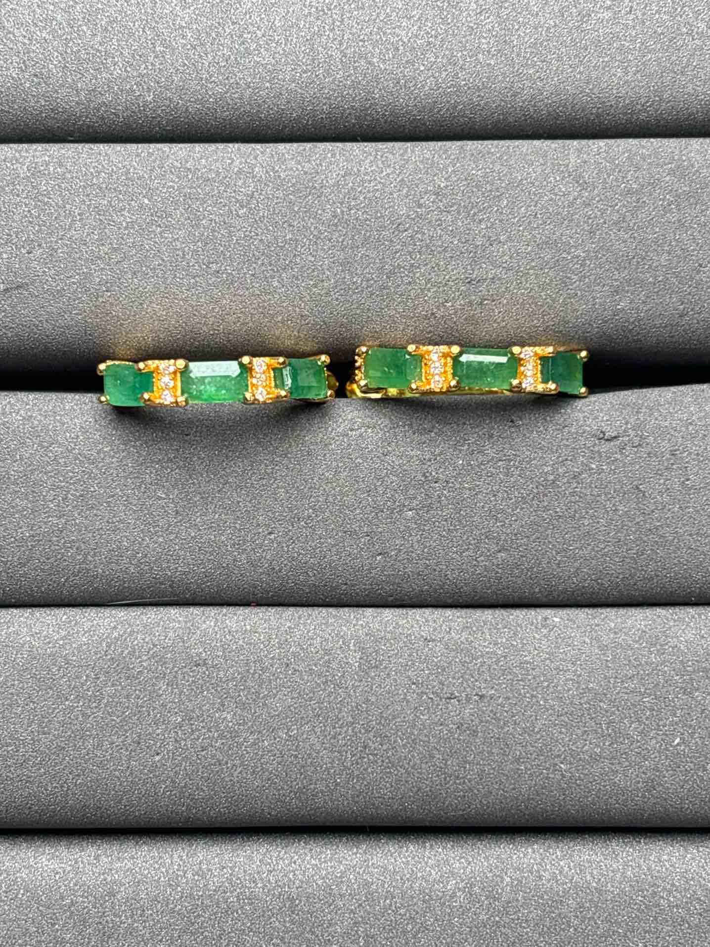 A9673 Emerald Earrings