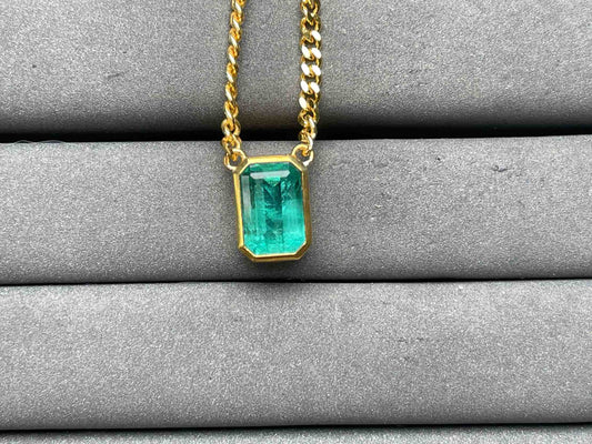 A9686 Emerald Necklace