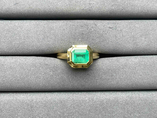A9693 Emerald Ring
