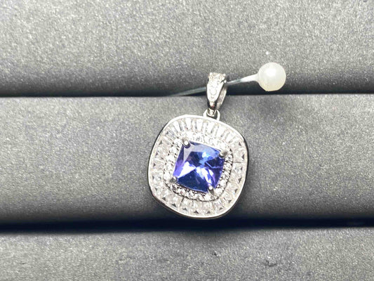 A9697 Tanzanite Pendant