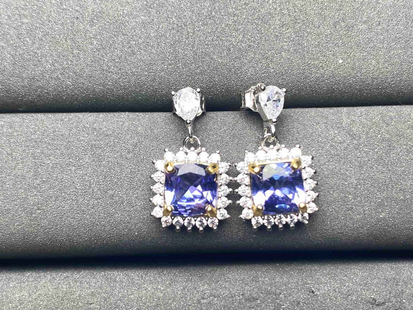A9709 Tanzanite Earrings
