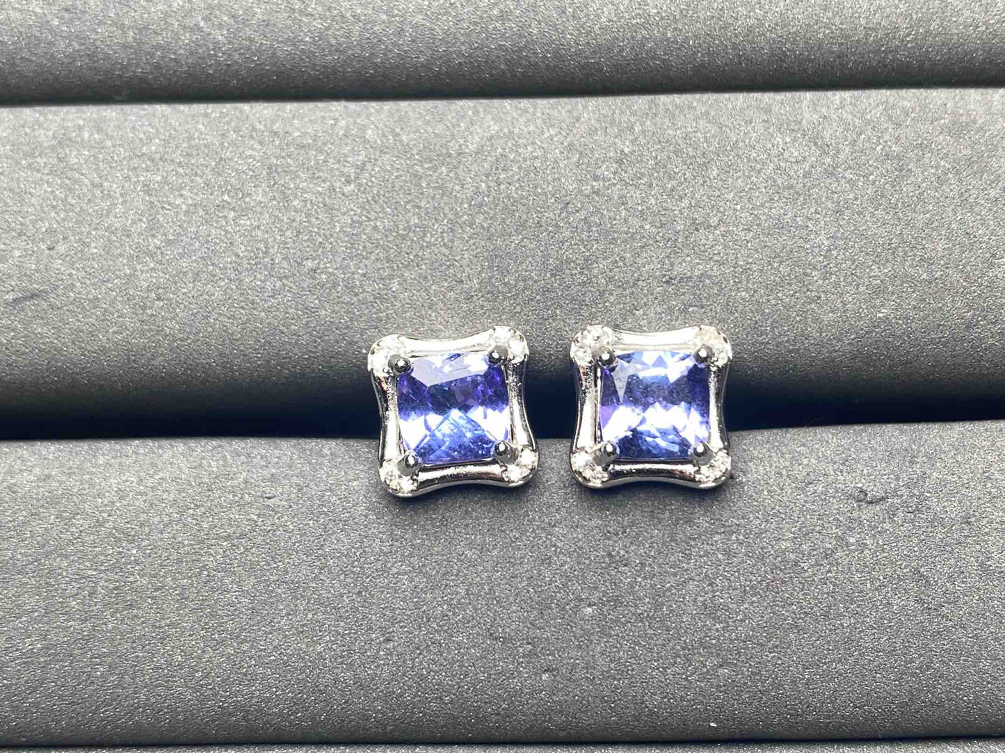 A9710 Tanzanite Earrings