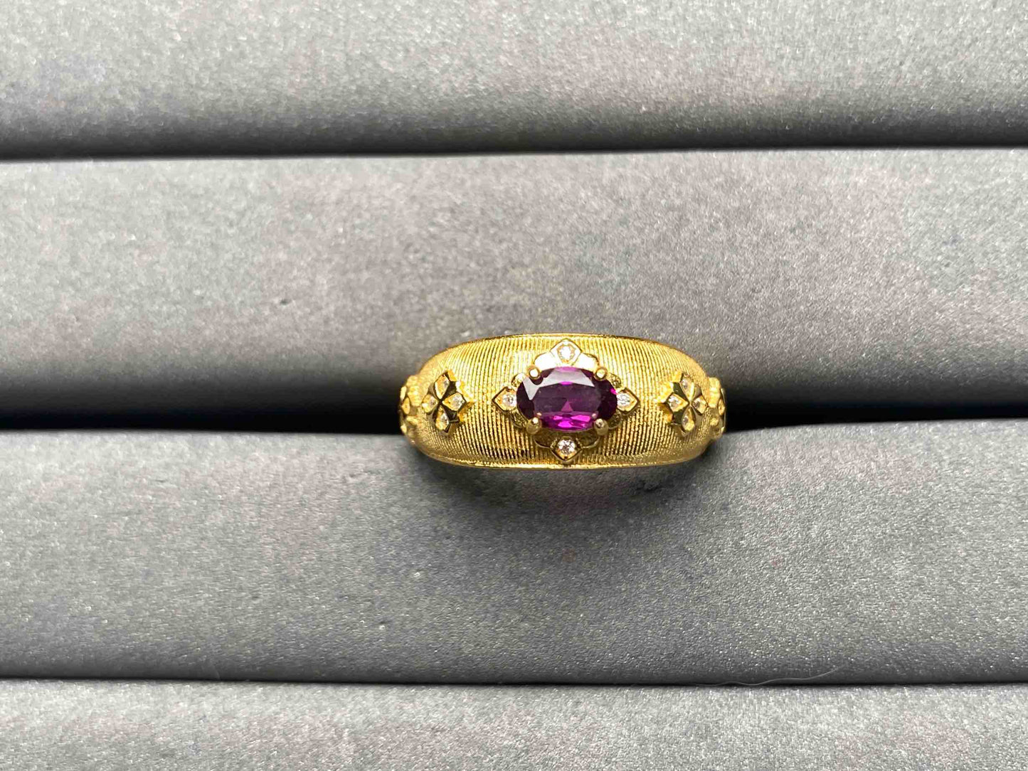 A9747 Garnet Ring