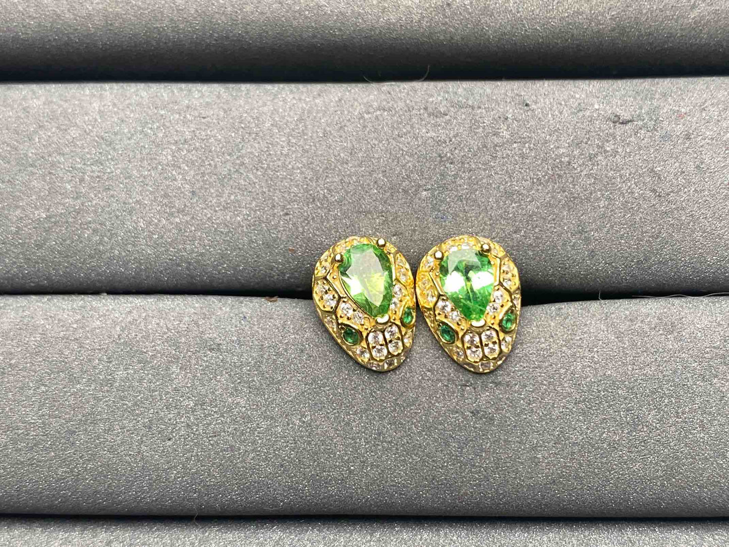 A9815 Tsavorite Earrings