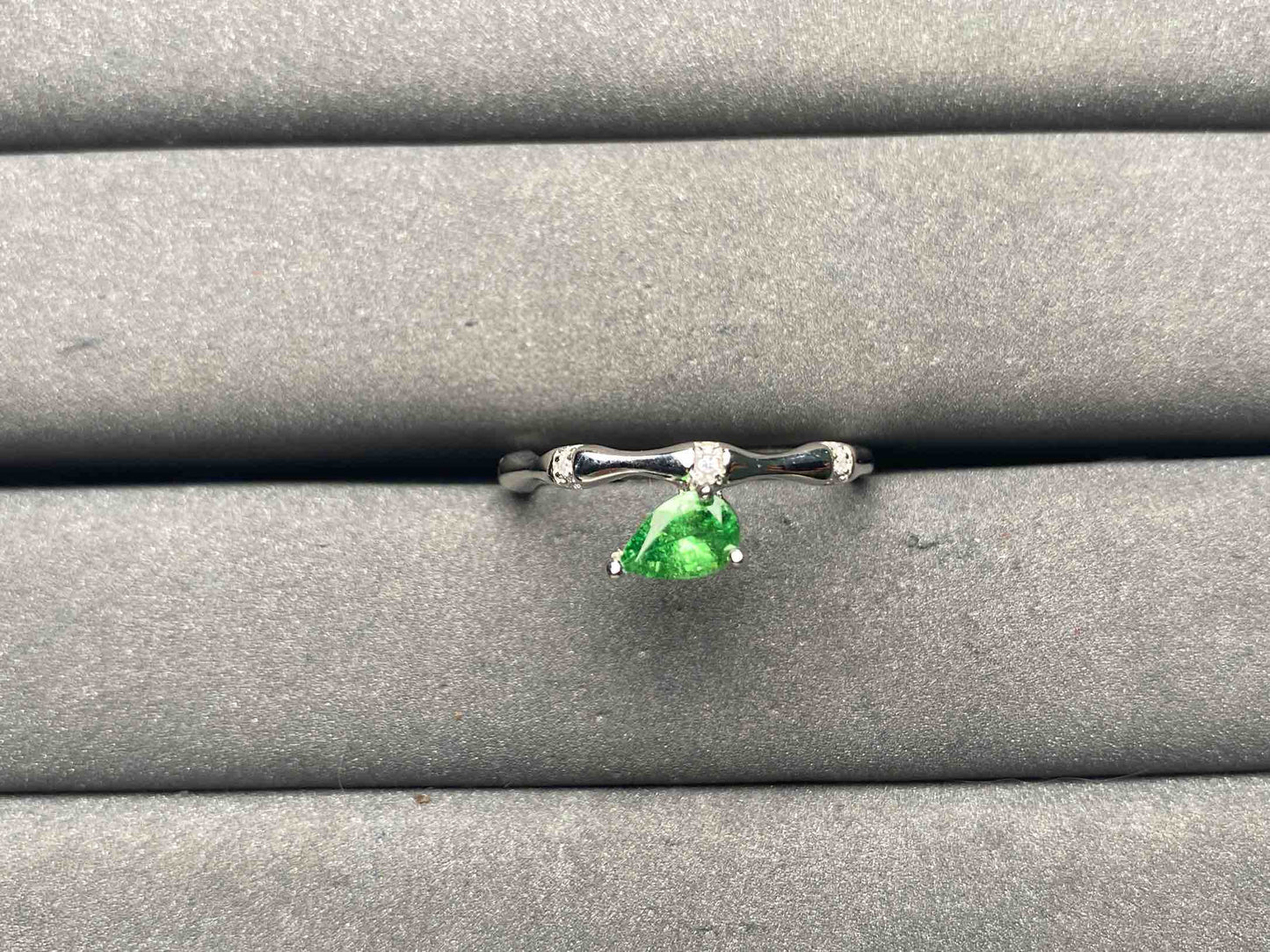 A9823 Tsavorite Ring