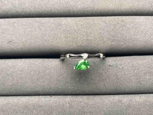 A9823 Tsavorite Ring