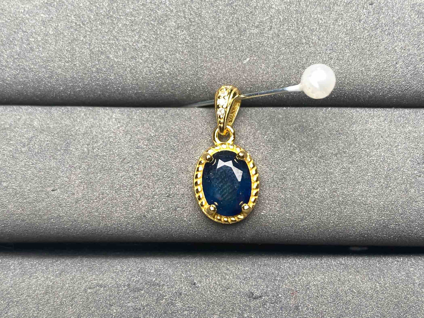 A9902 Sapphire Pendant
