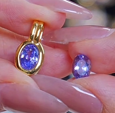 G025 Cassie Kiki customise Tanzanite pendant colour match to the g024 chain color