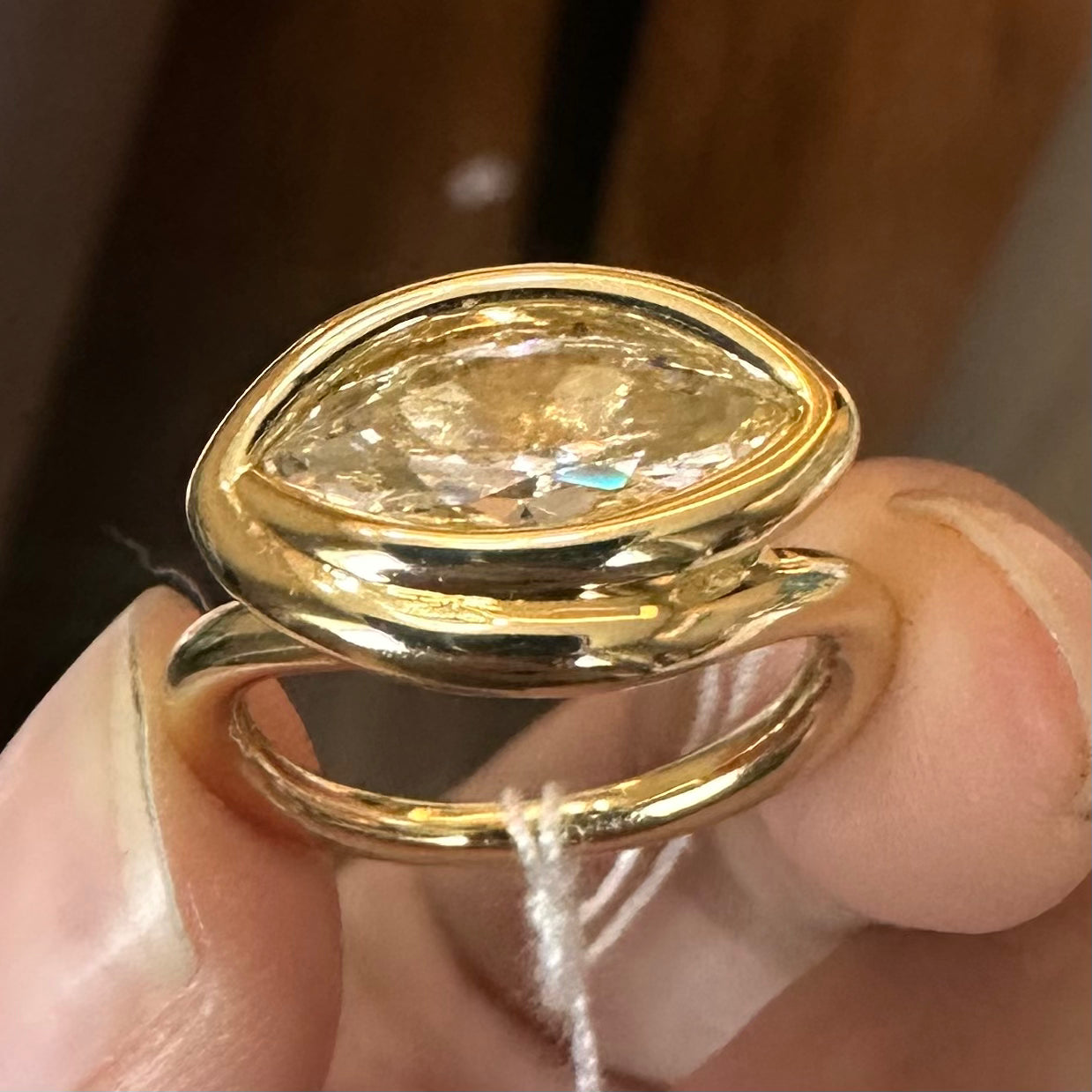 G111 Gail Hada gold color us6 with aquamarine stone
