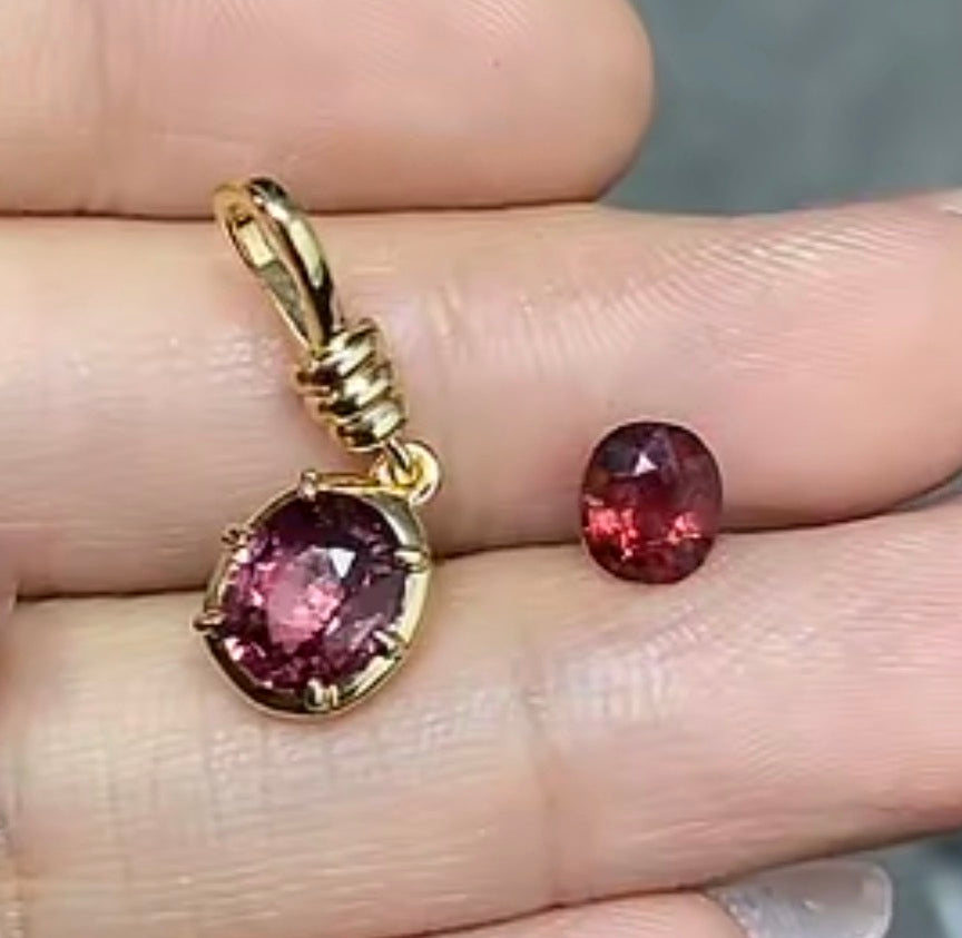 G009 Cassie monika customize right stone to left pendant design gold color