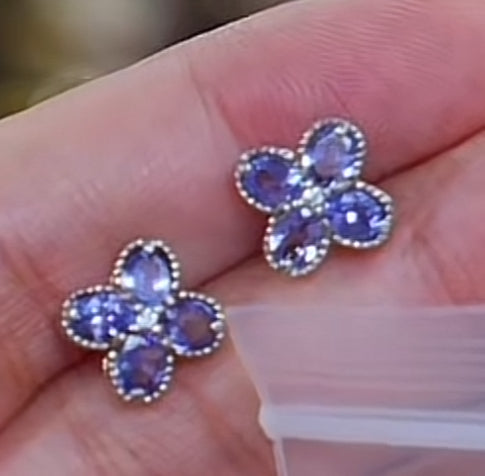 G008 Cassie Toppers