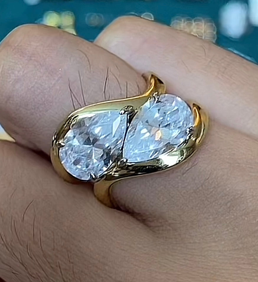 G217 Cassie Lynn US 8 Sliver color clear Moissanite