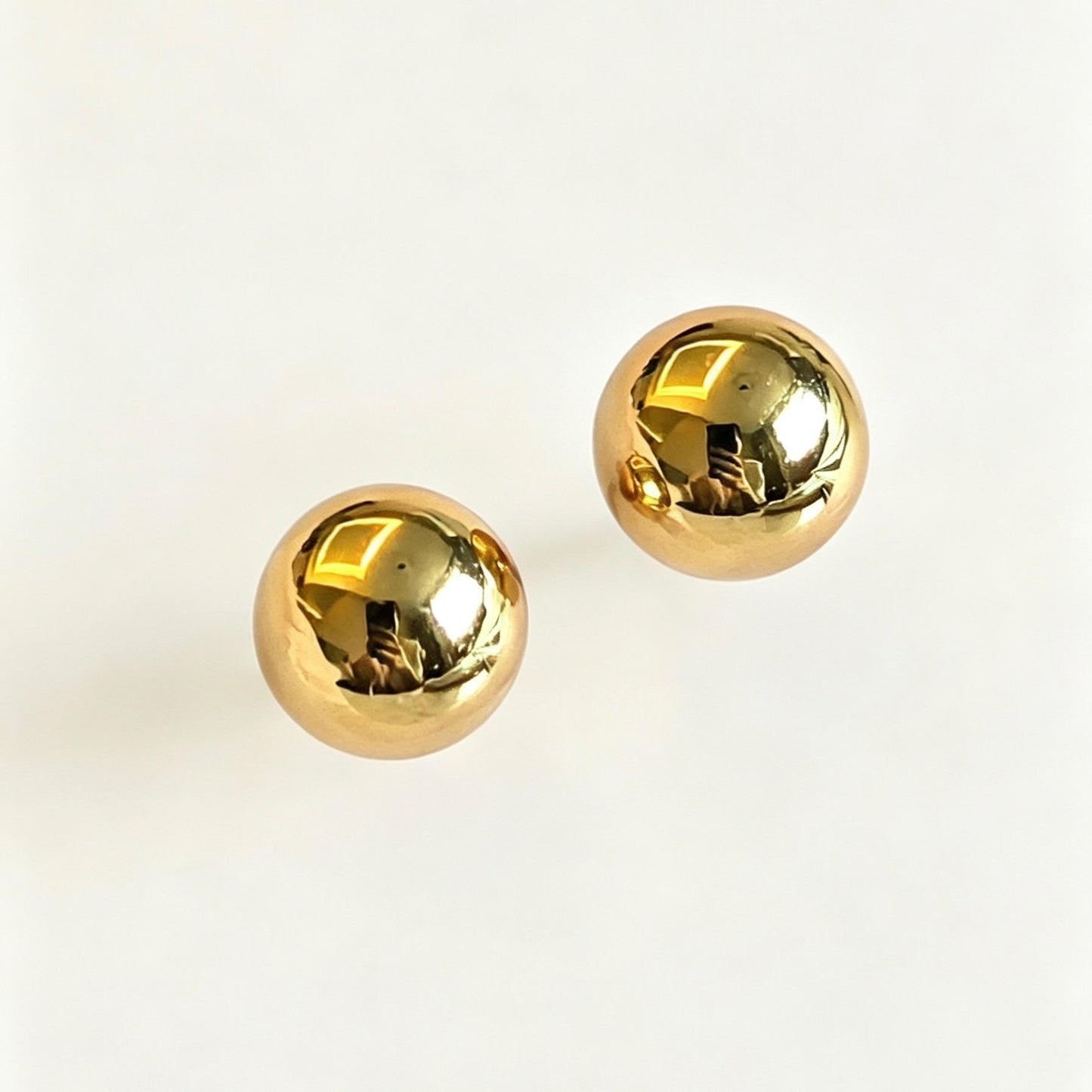 G109 Cassie Tiffle 6mm earrings gold color