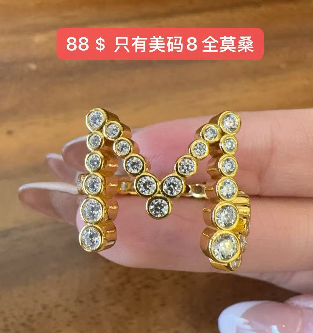 G142 Cassie Alittlebitofmonica sample