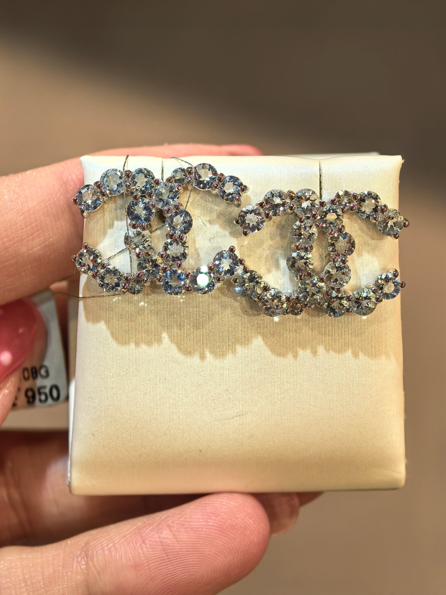 G064 Lily (HK refunds are not supported)