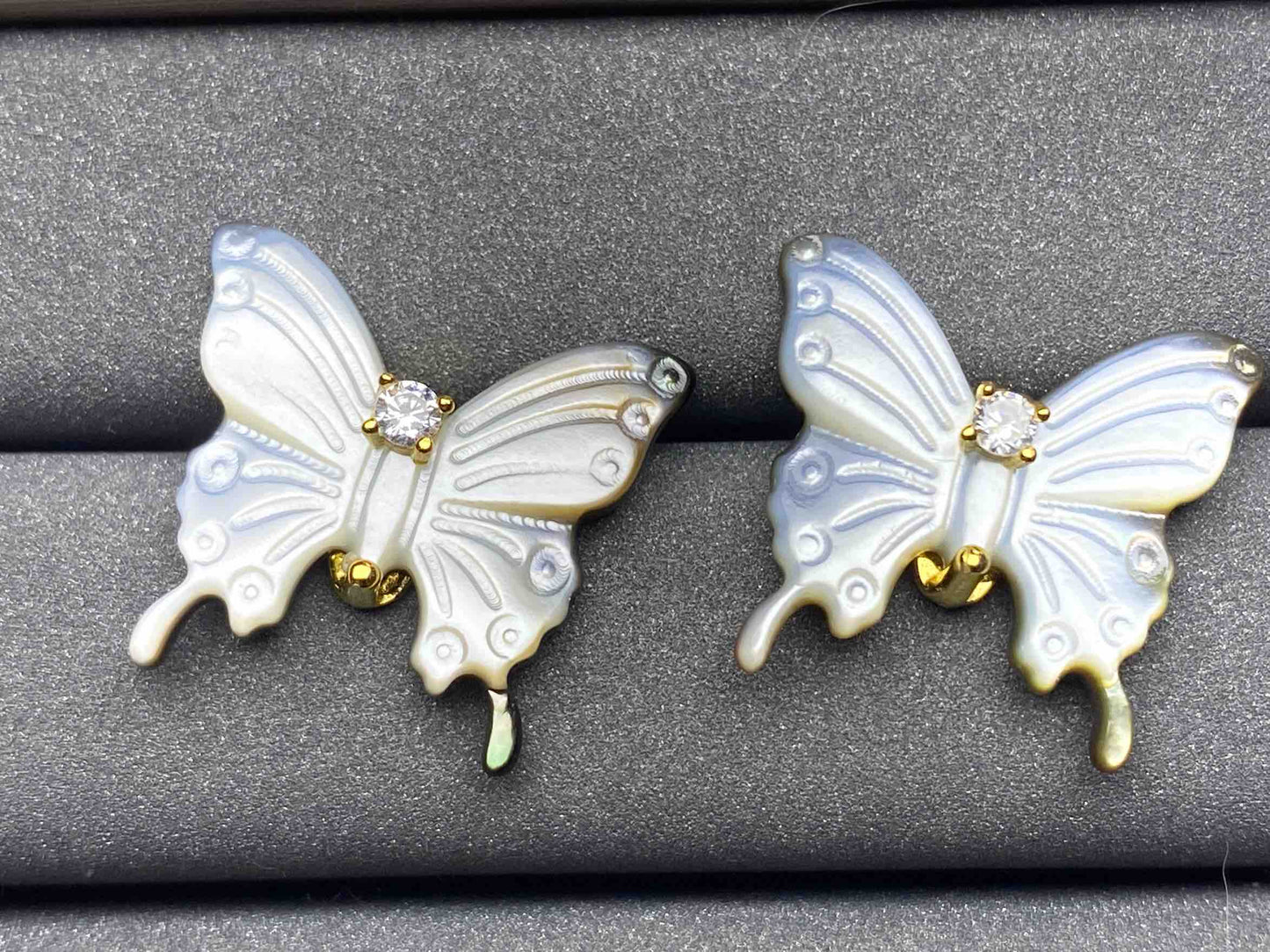 5572 Silver Conch Earrings