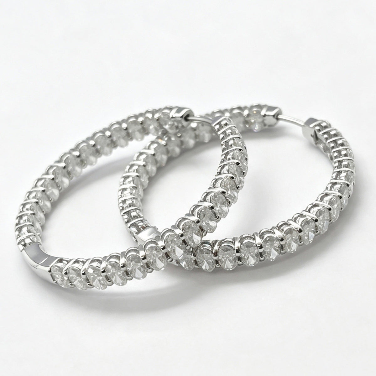 TE02E S925 Silver Tennis Earrings Clear Moissanite