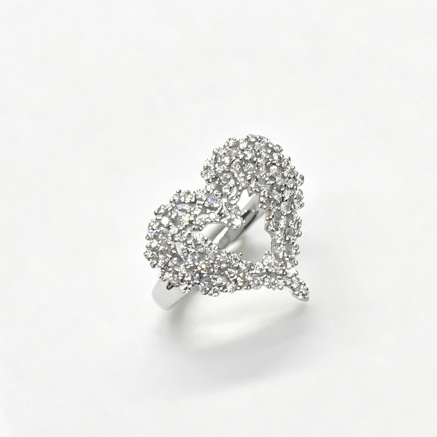 HT02R Heart Ring Clear Moissanite S003