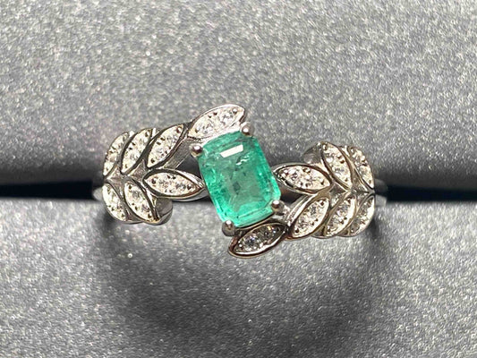 2666 Emerald Ring