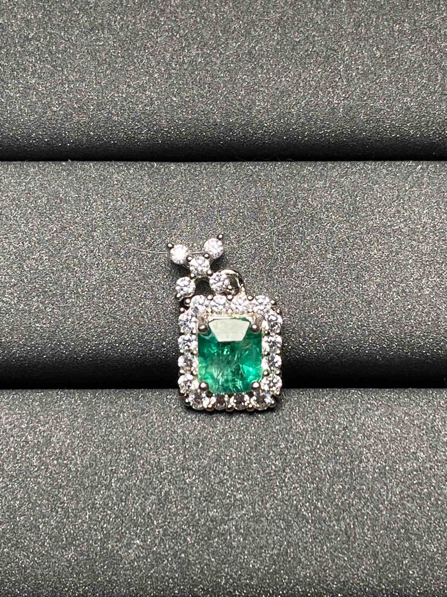 2509 Emerald Pendant