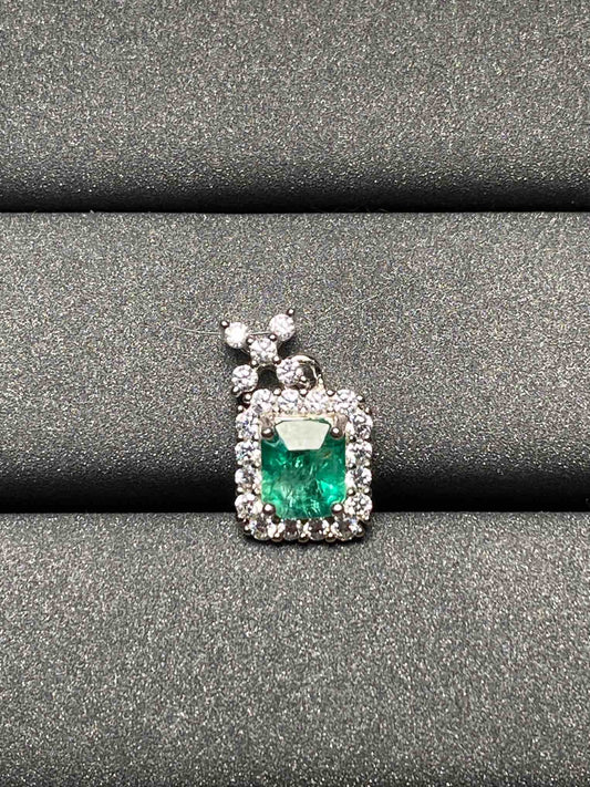 2509 Emerald Pendant