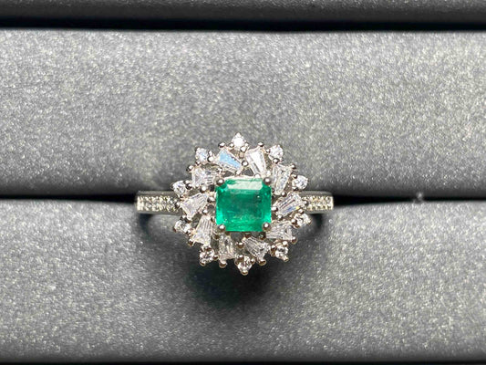 2560 Emerald Ring