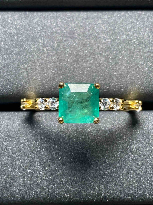 2533 Emerald Ring