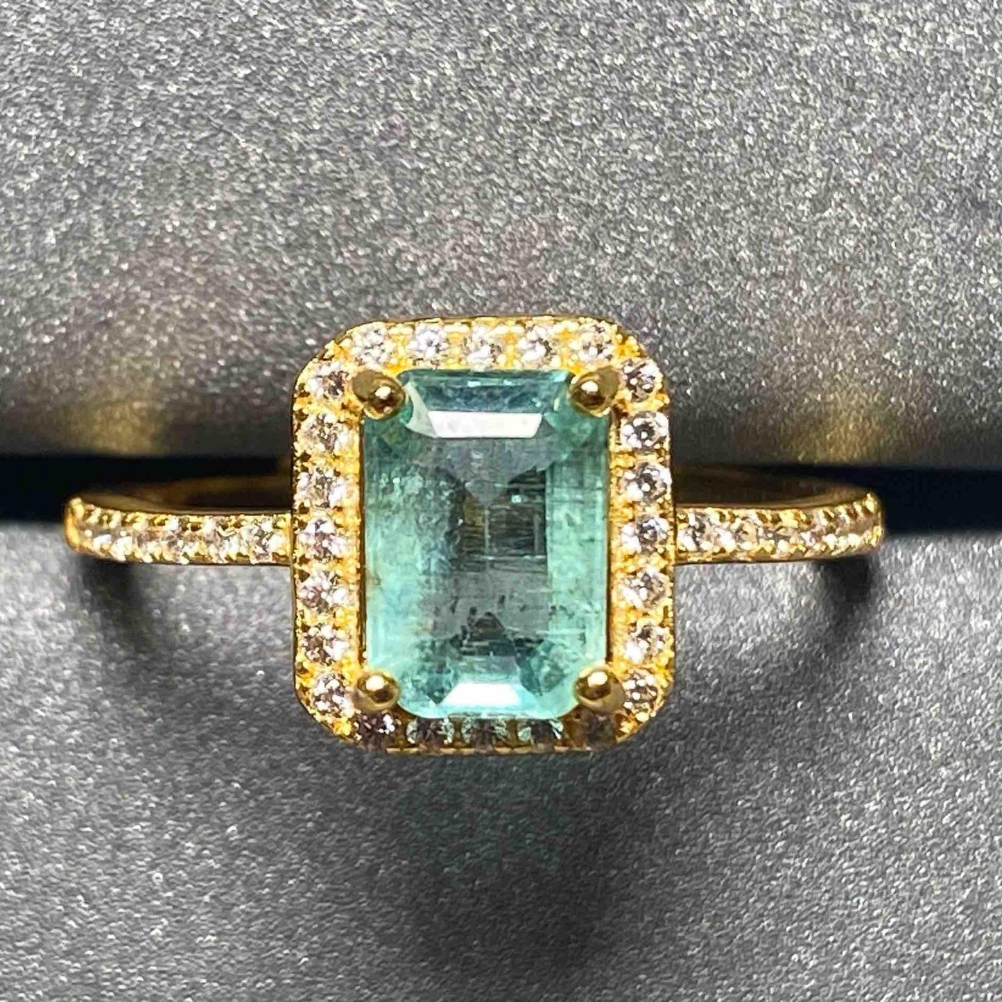 2639 Emerald Ring