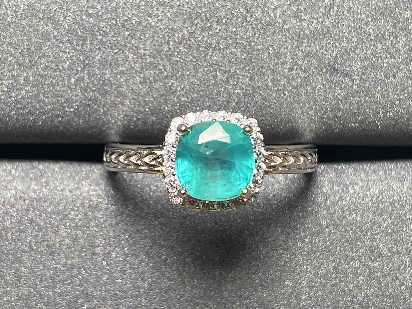 2668 Emerald Ring