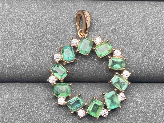 3218 Emerald Pendant