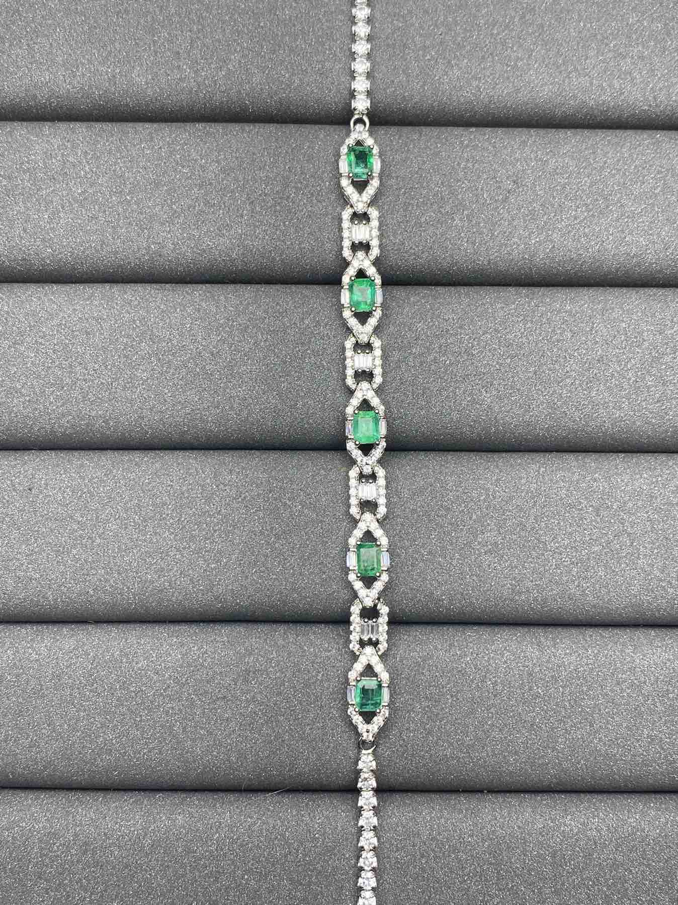 3221 Emerald Bracelet