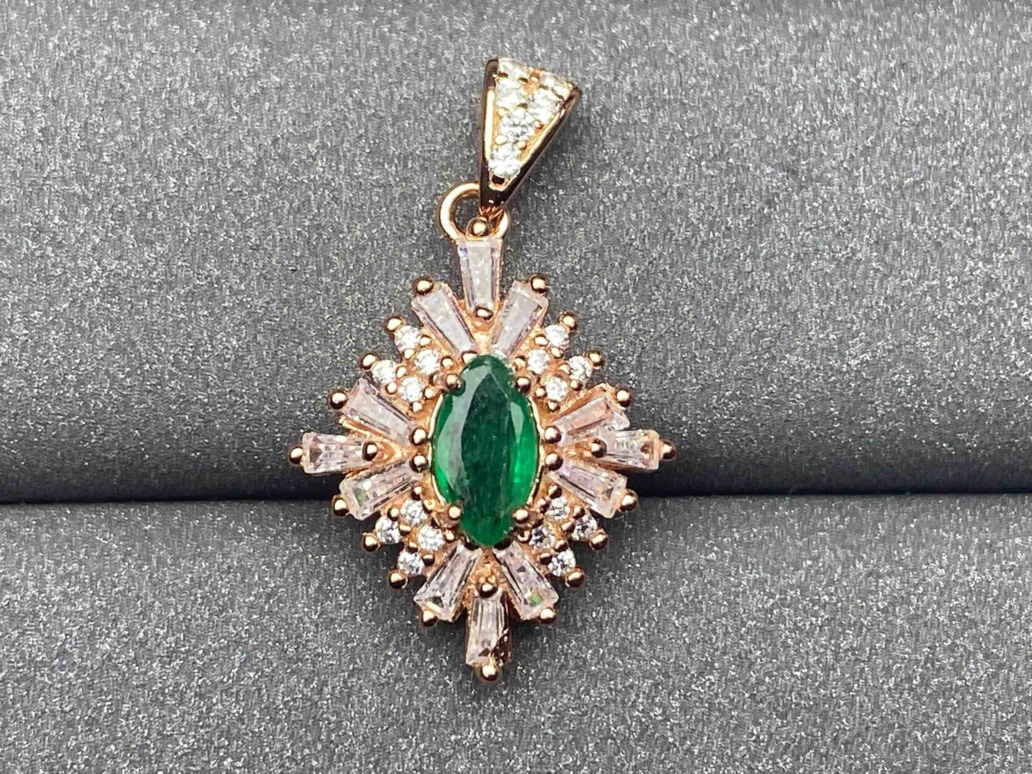 3228 Emerald Pendant
