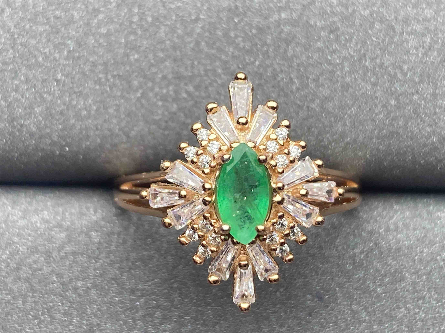 3229 Emerald Ring