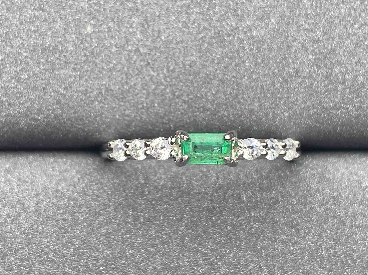 3232 Emerald Ring