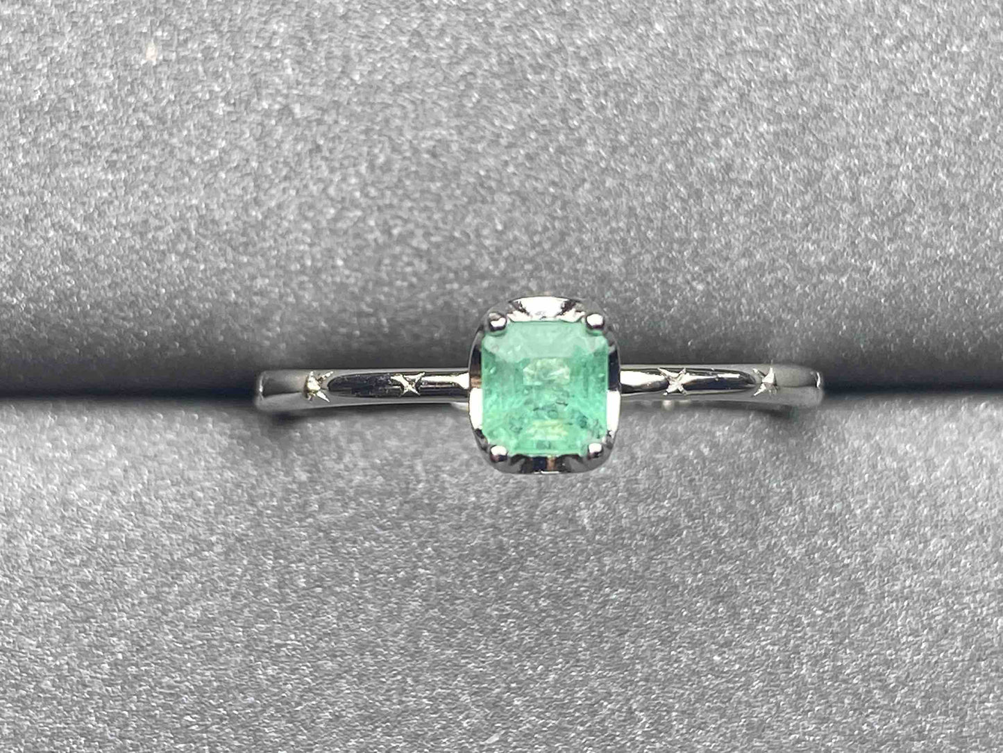 3236 Emerald Ring