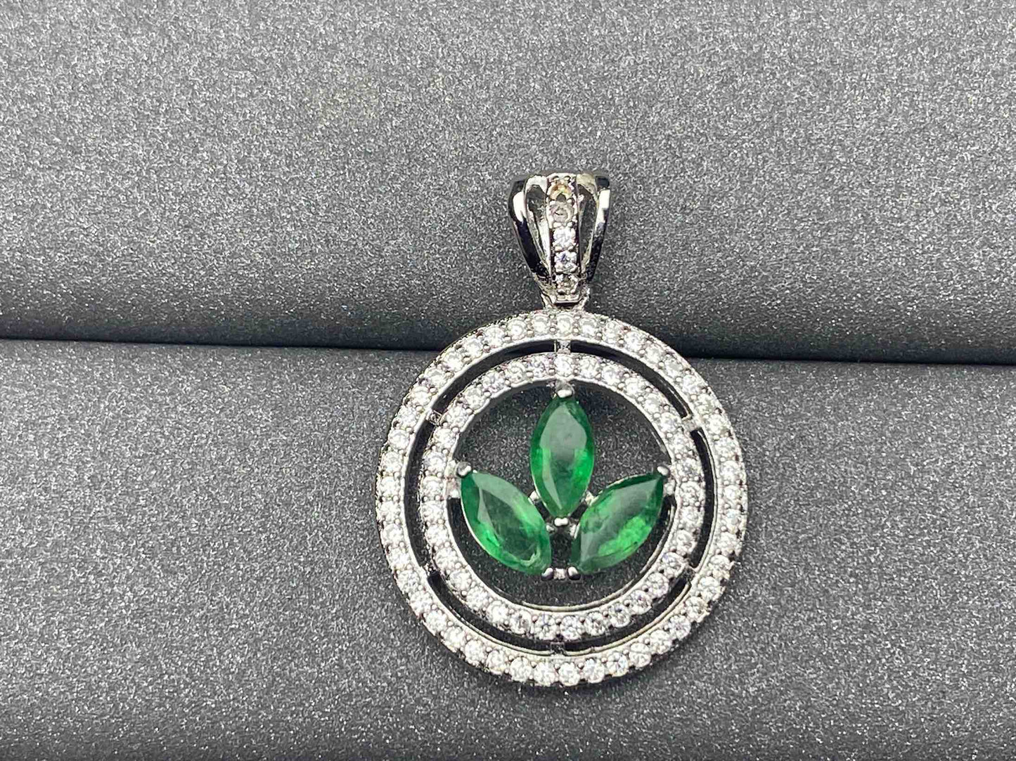 3248 Emerald Pendant