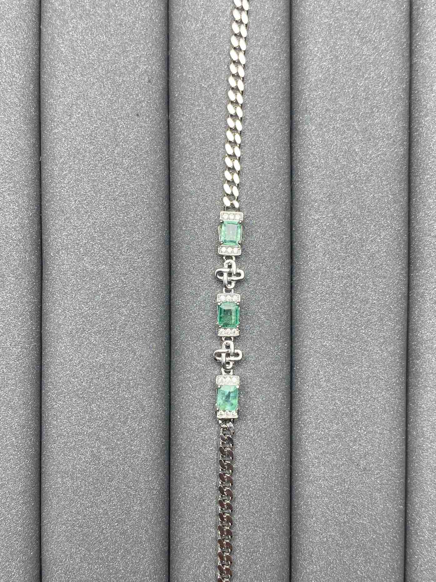 3268 Emerald Bracelet