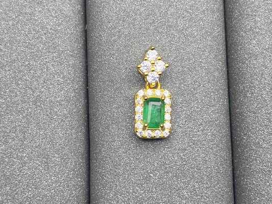 3270 Emerald Pendant