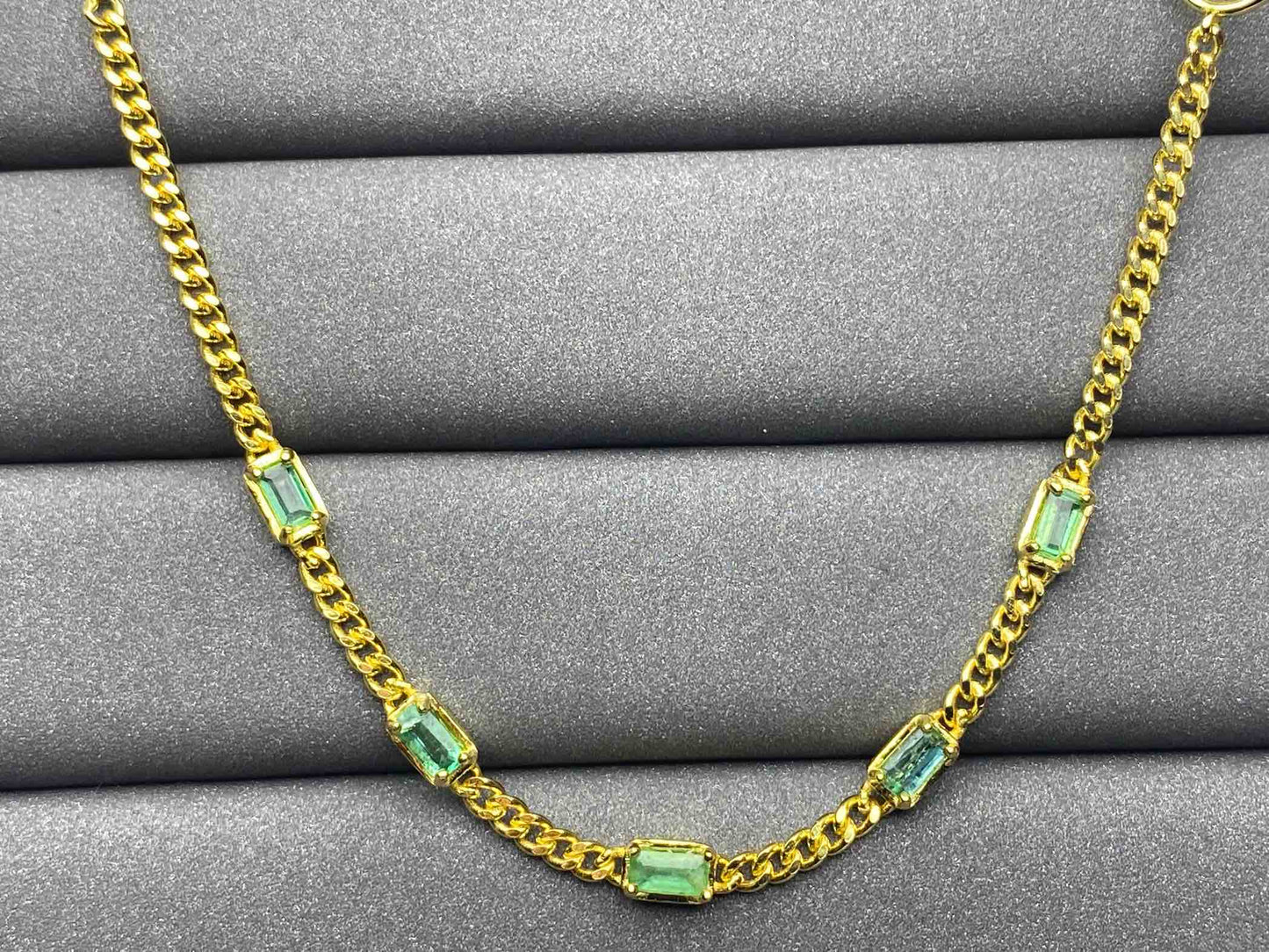 3276 Emerald Bracelet